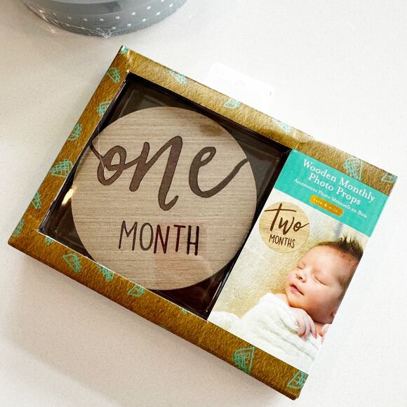 Baby Keepsake and Milestone Set - Picture 2 of 5